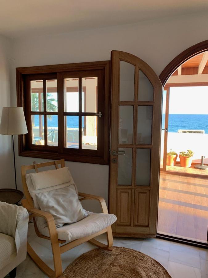 Penthouse On The Beachfront เอสเตโปนา ภายนอก รูปภาพ
